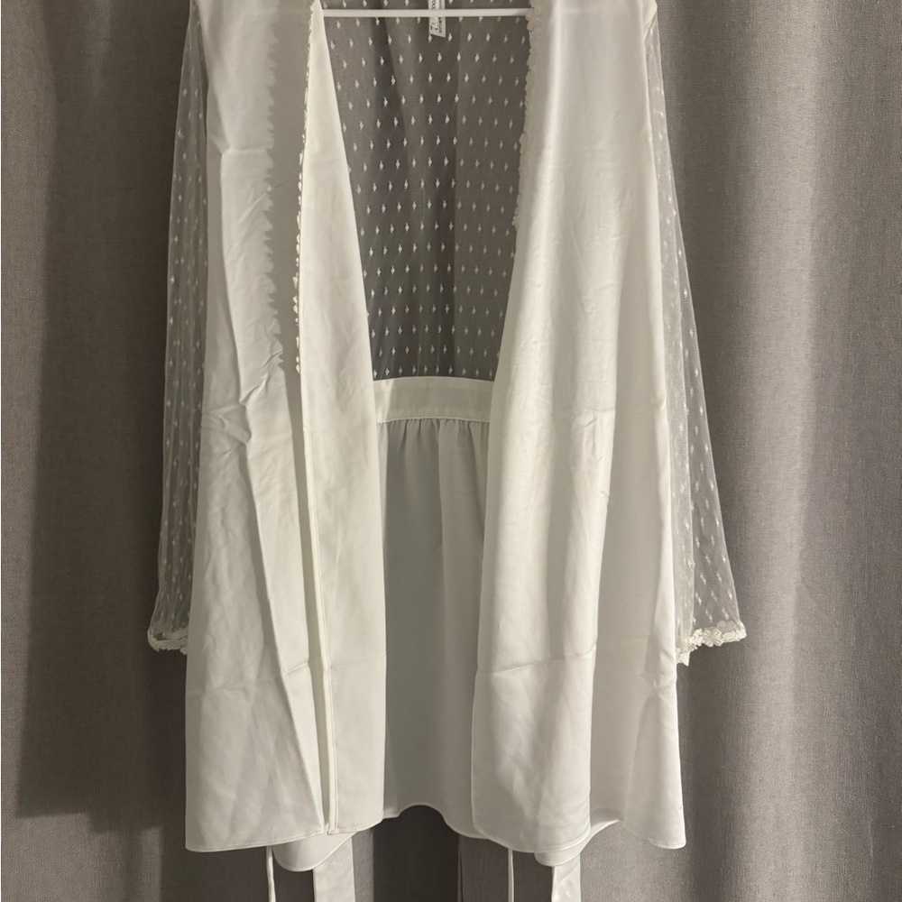 Flora Nikarooz white silk robe
